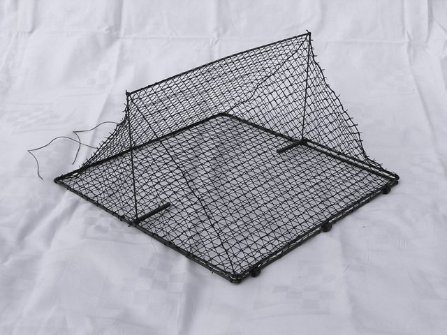 TSB30N - Tent spring trap for trapping small birds. Base dimensions: 30x30 cm